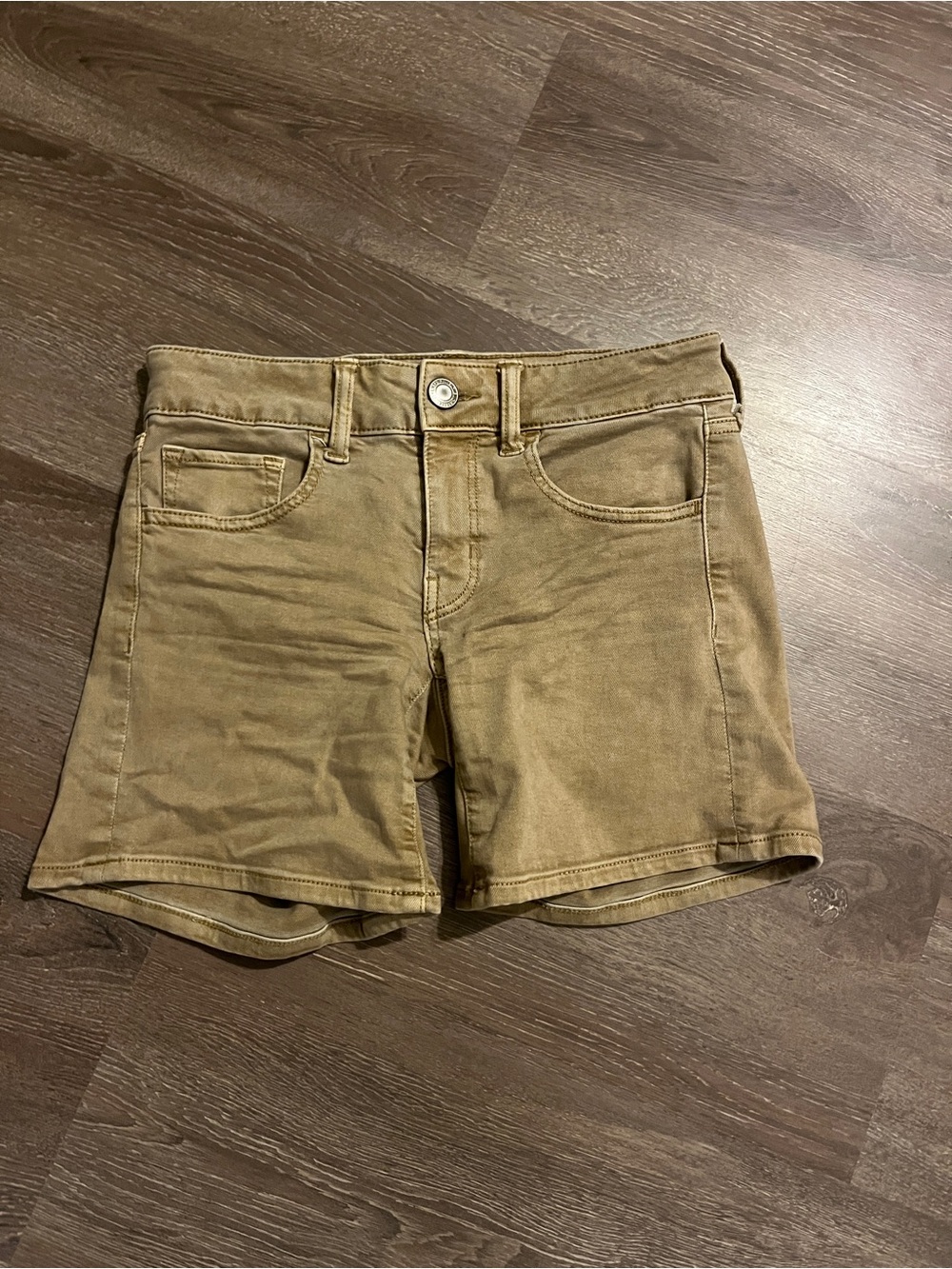 American Eagle Outfitters beige shorts size 2 #americaneagle #khaki